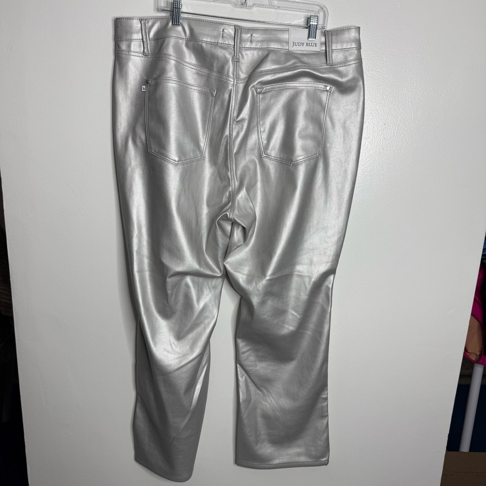 NWOT Judy Blue Straight Faux Leather Pants In Silver 20W Y2K Edgy Nightlife - Picture 5 of 10